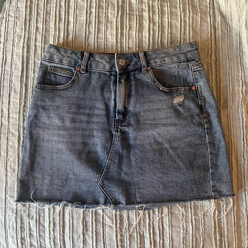 Size 8 Jean mini skirt, great condition.